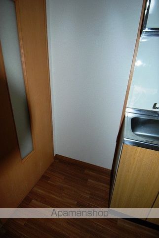 サープラス女夫坂の内装写真