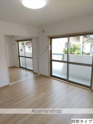 ハピネス紀和[3LDK/61.75m2]のリビング・居間