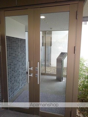 リバーイン城内の玄関写真