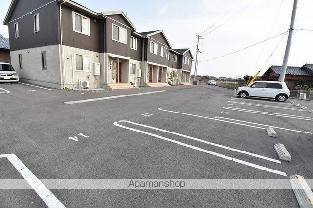 フォンテーヌ金倉 C棟の玄関写真