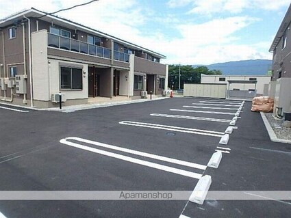 エイチ・ツー　Ｂ[2LDK/58.99m2]の駐車場1