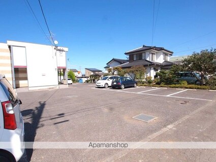 レオパレスグリーングラス[1K/23.18m2]の駐車場