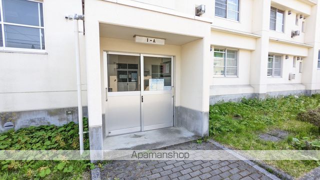 ビレッジハウス大東1号棟の玄関写真