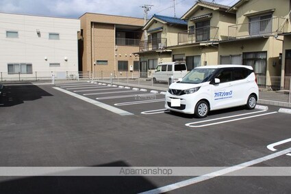 Ｄーｒｅｓｉｄｅｎｃｅ川口Ｂ[2LDK/53.62m2]の駐車場