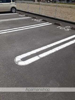 アルカディアＤ[1R/33.15m2]の駐車場3