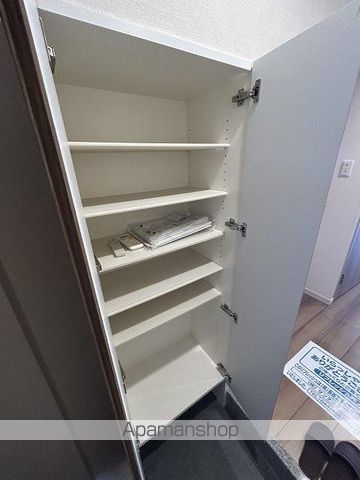 小田急伊勢原駅前マンションの内装写真