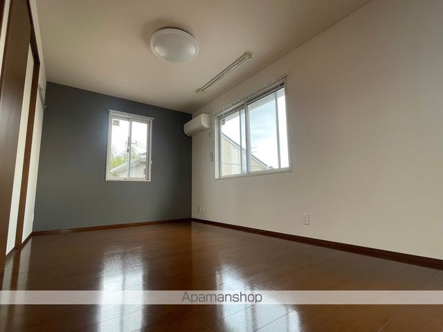 取手市 2階建 築13年の内装写真