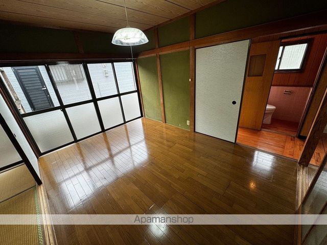 有馬純作貸家の内装写真