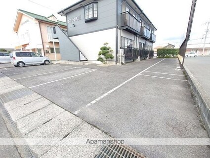 エステートピア２１[2K/37.26m2]の駐車場