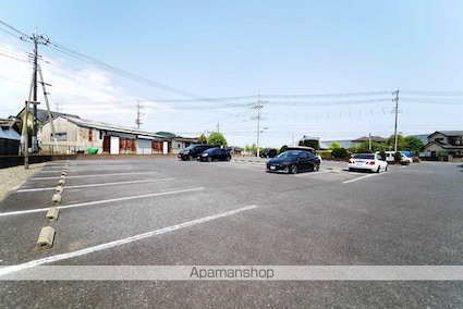 キングス・コート（ＫＩＮＧ’Ｓ　　ＣＯＡＴ）[2LDK/51.66m2]の駐車場3