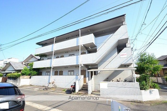 ヴィラ楽々園の外観写真