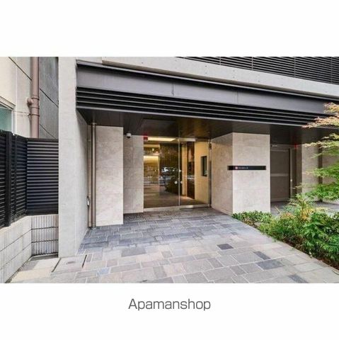 ドゥーエ入谷IIIの玄関写真