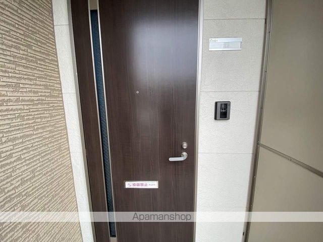 スプリング ライトの玄関写真