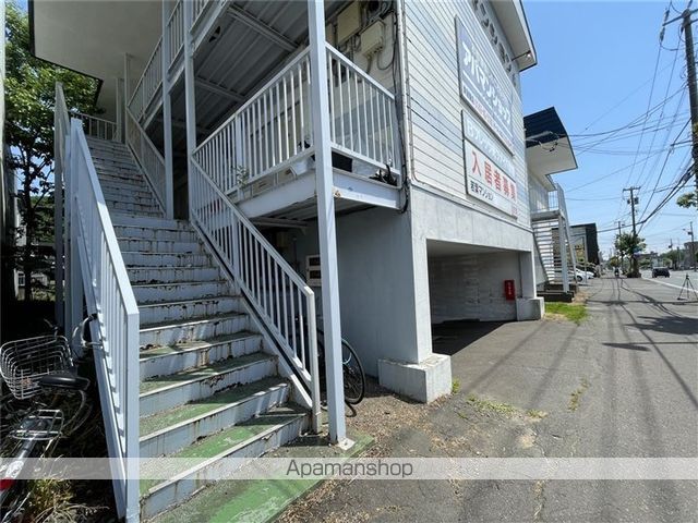 若葉マンションA館・B館の玄関写真