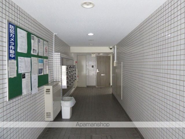 クレッセント武蔵小山の玄関写真
