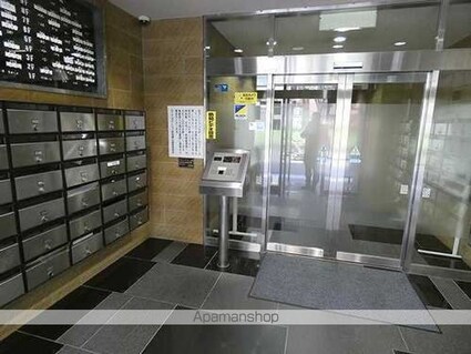 ライオンズマンション新宿東公園[1R/22.8m2]のエントランス1