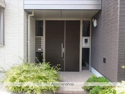 和歌山県和歌山市堀止西２丁目[1LDK/42.6m2]のエントランス
