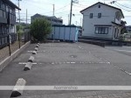 レオパレスシャングリラ２０００[2DK/49.68m2]の駐車場2