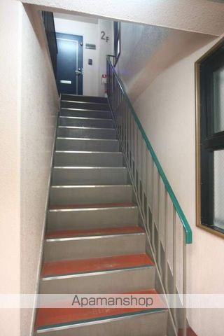 ガーデンヒルズマルエーの玄関写真