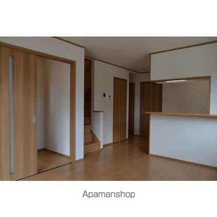 ガーデン伊賀河原Ⅱ[2LDK/72.26m2]のリビング・居間1