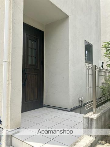 東海道本線 藤沢駅 徒歩14分 2階建 築8年の玄関写真