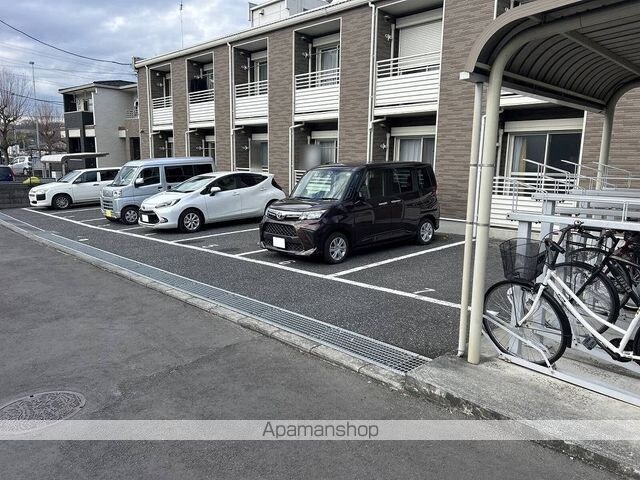 東京都八王子市宇津木町[1K/26.37m2]の駐車場