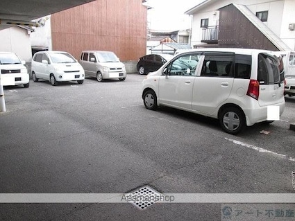 ピカデリーサーカス７ラックⅡ[2DK/46.7m2]の駐車場2