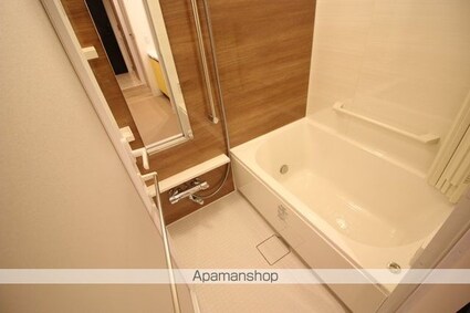 ロイヤルパークスＥＲ万代[1R/47.6m2]のバス