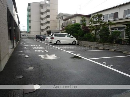 シャルマンコーポくら弐番館Ａ[2DK/48.4m2]の駐車場