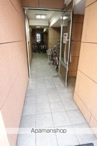 ラパンジール関目IIの玄関写真