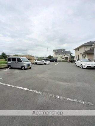 トゥインクルＢ[2LDK/57.58m2]の駐車場