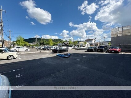 カルフールⅡ[2LDK/55.27m2]の駐車場