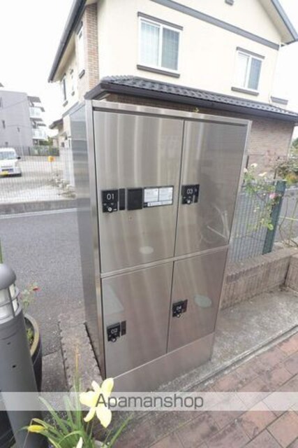 ベリーコート[2LDK/53m2]の共用部2