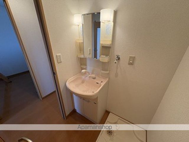 ユングフラウ原水の内装写真