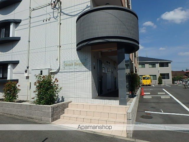 グランマノワールの玄関写真