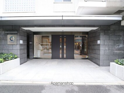 カスタリア伏見[1R/38.92m2]のエントランス
