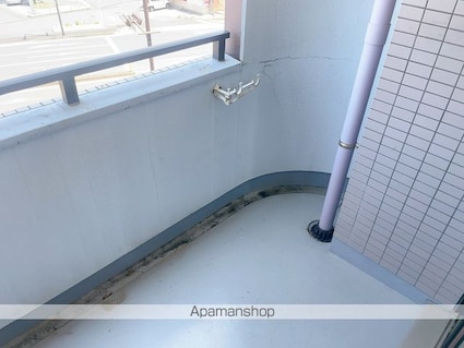 メゾン・ド・アーベリール[1R/30.4m2]のバルコニー