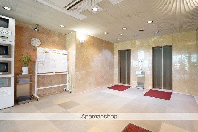 ルネ御苑プラザの玄関写真