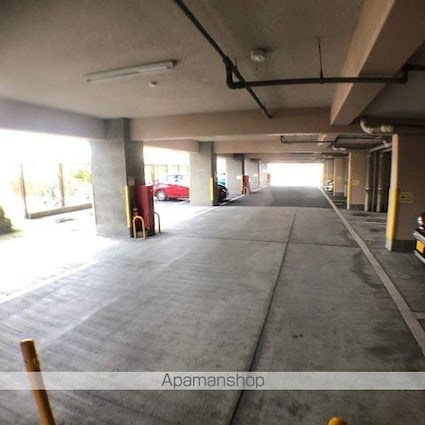 アートプラザユー[1K/28.67m2]の駐車場1