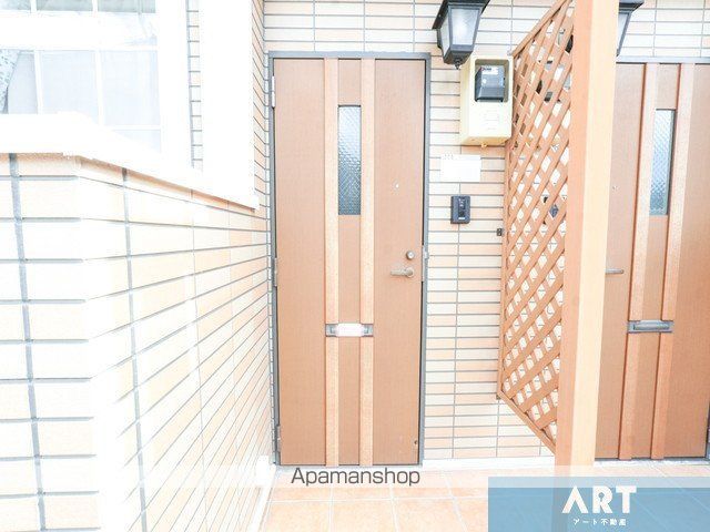 ポプラーレY Aの玄関写真