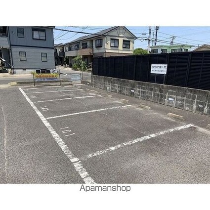 リヴェール浅野[1K/28.14m2]の駐車場1