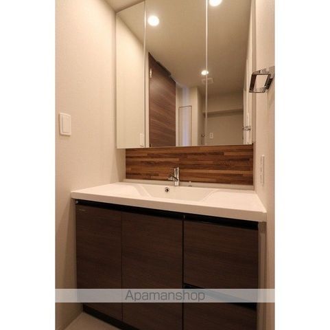 ルジェンテ・バリュ上野根岸[2LDK/50.97m2]の洗面所