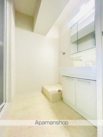 クローバーハイツ森小路2号棟の内装写真