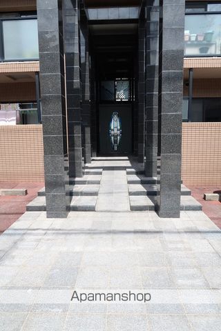 サンカーフIIの玄関写真