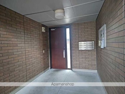 ナンシーコート[1R/37.78m2]のエントランス