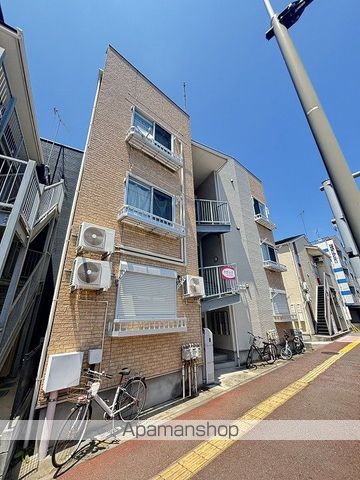 クローバーハウスの外観写真