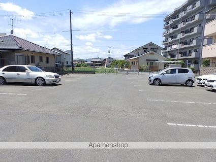 ＰＲＩＤＥーＩ[1K/31.5m2]の駐車場