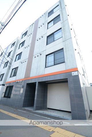 カレラ月寒中央の外観写真