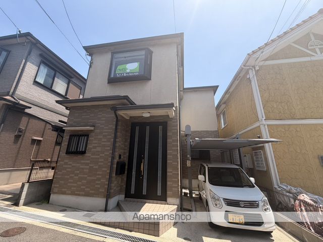 枚方市 2階建 築24年の外観写真