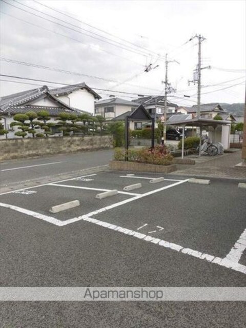 和歌山県和歌山市北[1LDK/41.04m2]の駐車場1